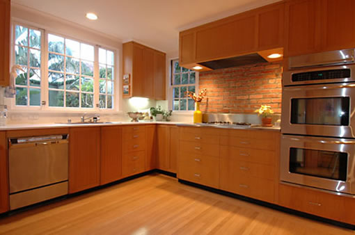 3040 Pacific: Kitchen