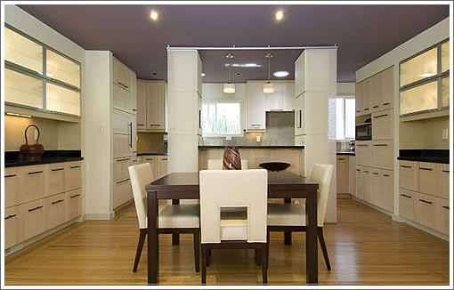 1401 Eucalyptus Drive: Dining