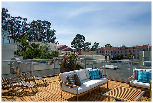 2828 Greenwich: Roof Deck