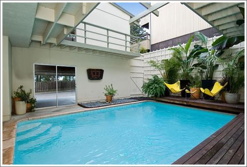 195 Beacon: Courtyard Pool