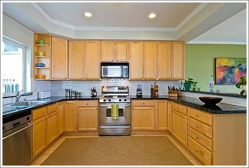 662 Cappm Street #3: Kitchen