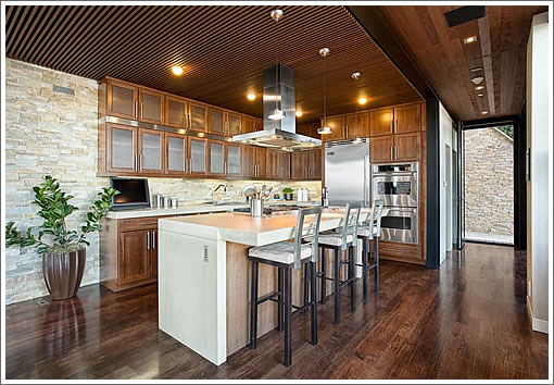 525%20Bridgeway%20Ave%20Kitchen.jpg