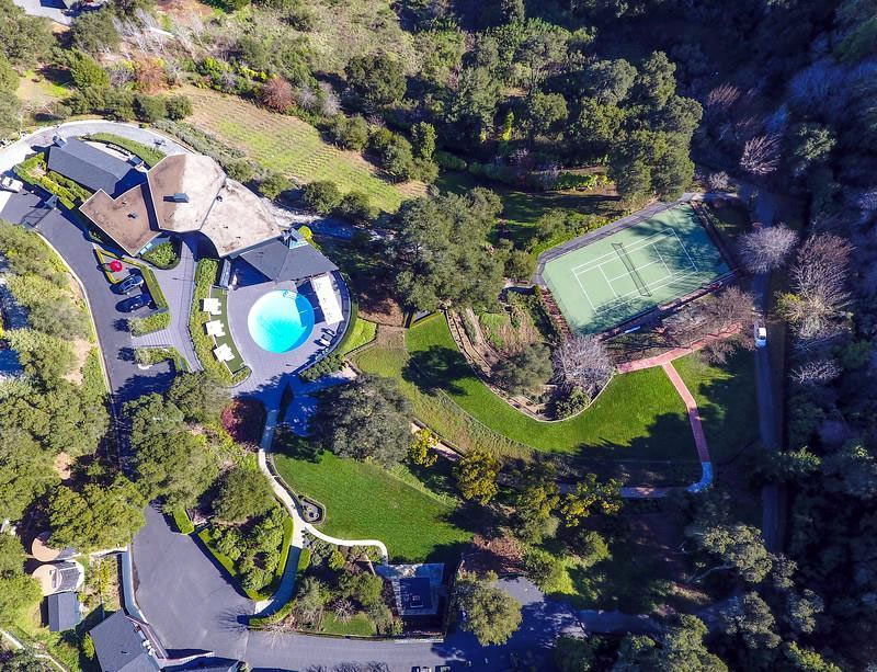 Yahoo’s Former CMO Selling Silicon Valley Compound