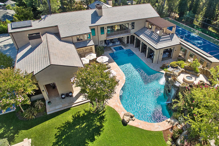 2.1 million dollar Lafayette mansion has infinity pool