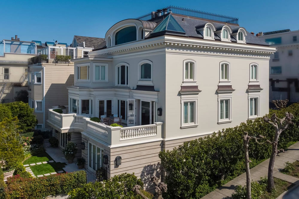 A High-End Pad Fetches Eight Figures Under Its Original Price